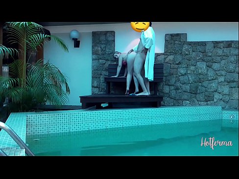 ❤️ Chef inviterer stuepige til poolen, men kunne ikke modstå en hot Porn video at da.killvs.top ☑