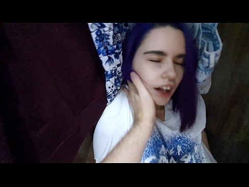 ❤️ Fandt min søster i skabet og hjalp hende med at komme Porn video at da.killvs.top ☑